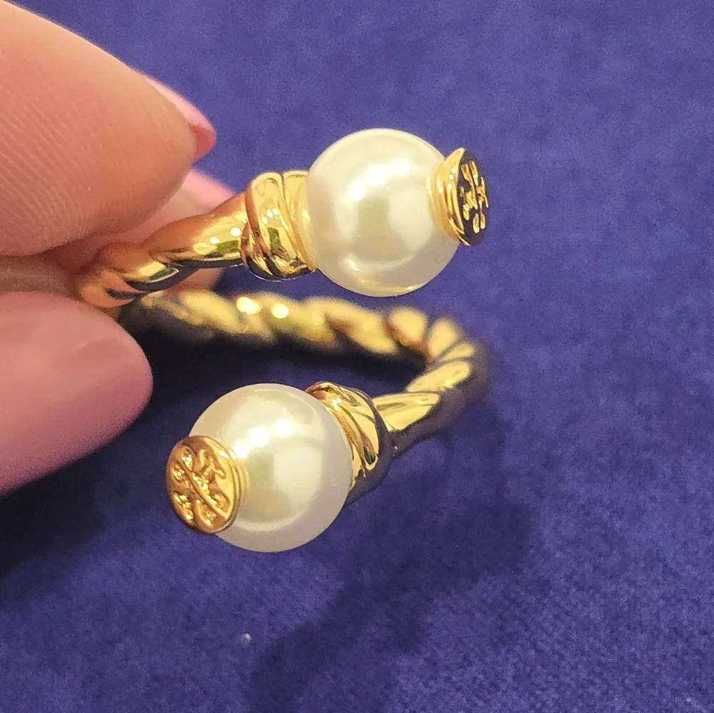 Tory Burch Twisted Pearl Ring Size 6